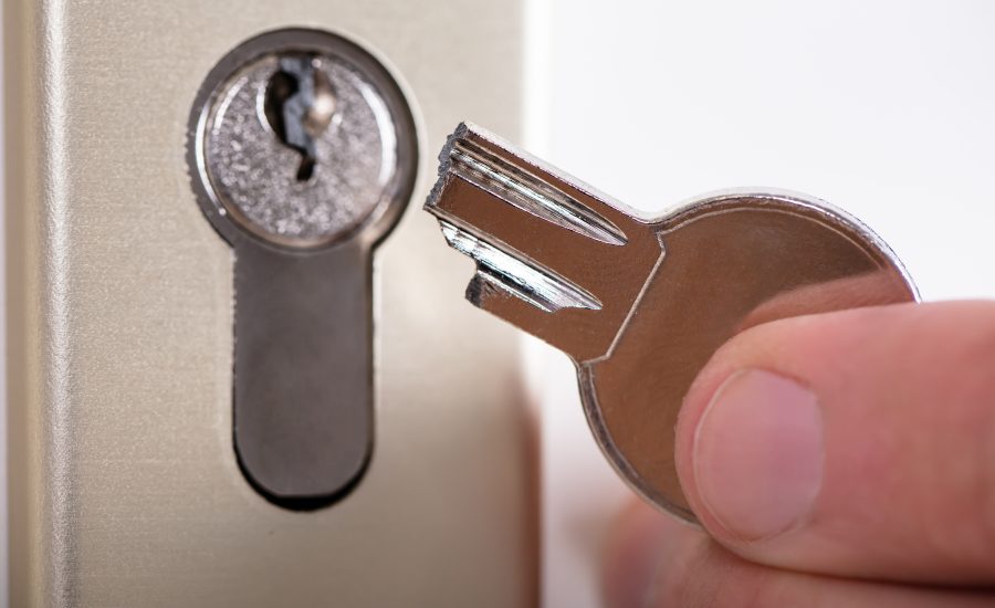 local locksmith in Chelmsford to replace broken uPVC locks
